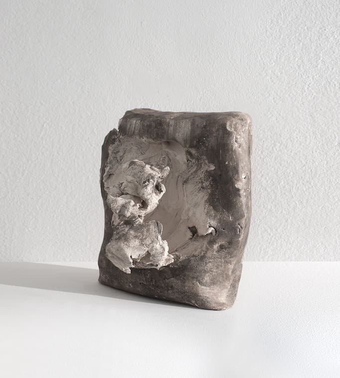 Emanuele Becheri. Figura nel paesaggio. 2019. Terracotta and manganese oxide powder. 19 x 17 x 14,5 cm
