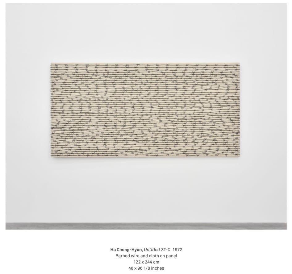 Ha Chong-Hyun, Untitled 72-C, 1972 Barbed wire and cloth on panel 122 x 244 cm 48 × 96 1/8 inches