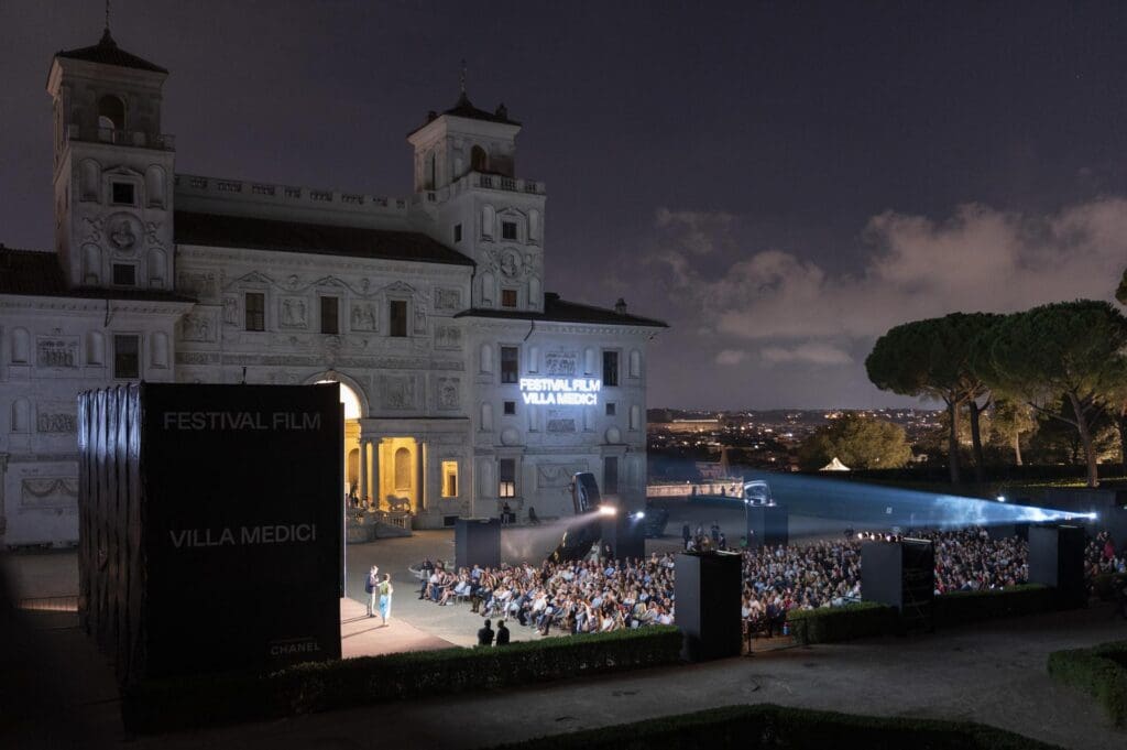 Il Festival di Film di Villa Medici ha attirato un vasto pubblico alla cerimonia. MON PIRE ENNEMI di Mehran Tamadon miglior film