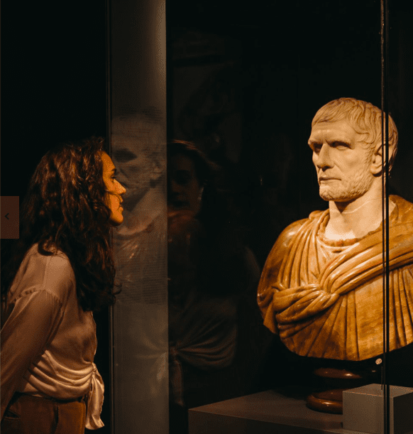 H’ART Museum di Amsterdam propone la mostra Julius Caesar: I came, I saw, I met my doom, fino al 20 maggio