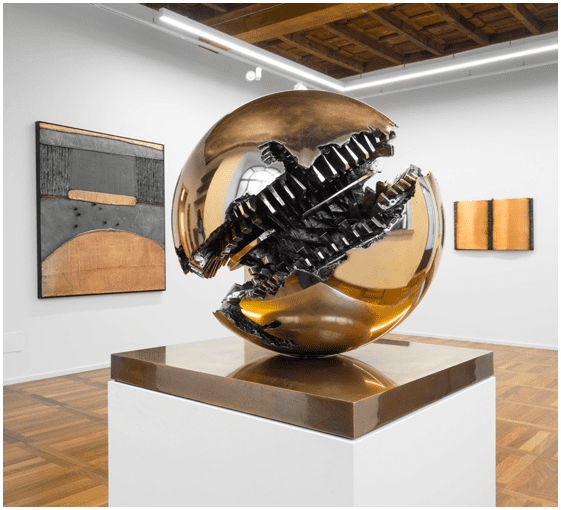 Cortesi Gallery di Milano presenta la mostra su Arnaldo Pomodoro: il movimento possibile, fino al 28 giugno