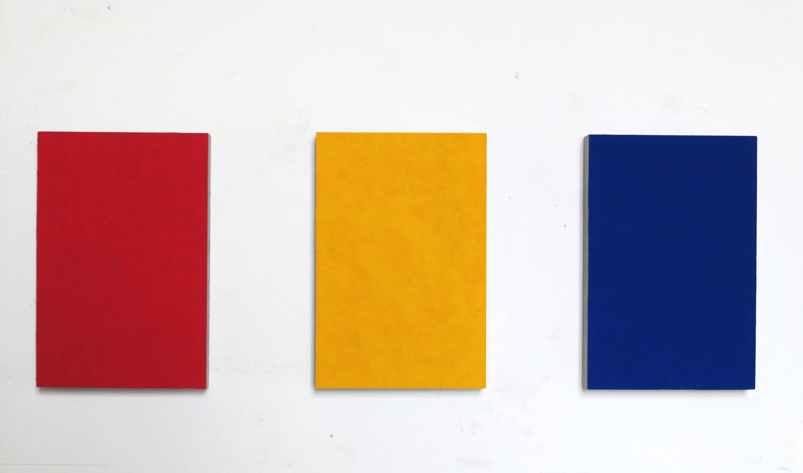 Alfonso Fratteggiani Bianchi mostra "Monocromi" Pikasus ArteNews