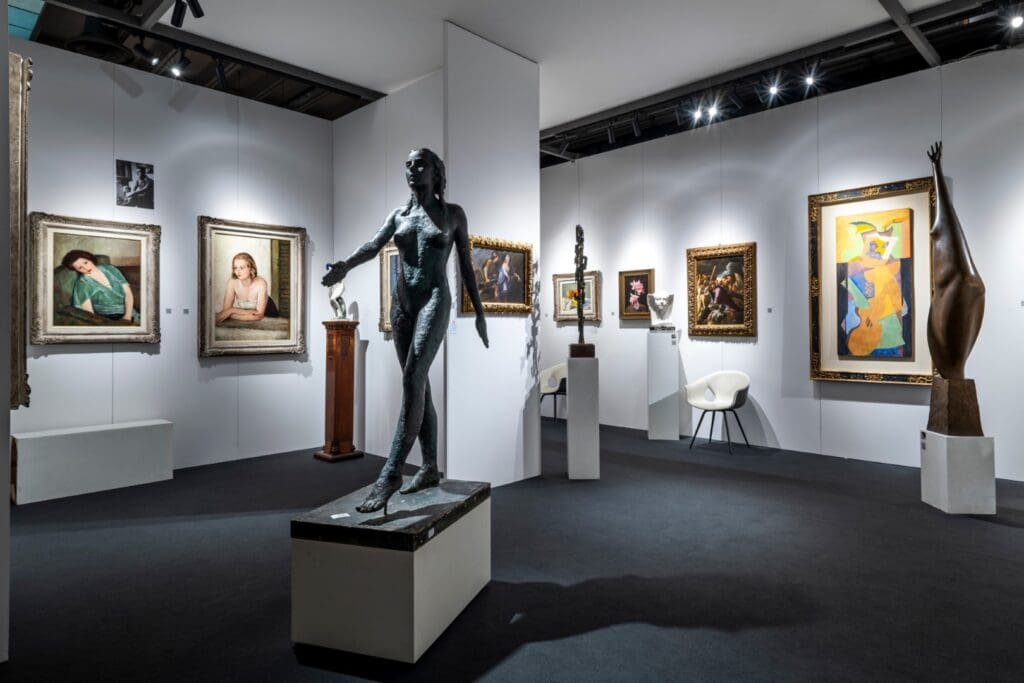 Modenantiquaria 2025: alto antiquariato e design a Modena. Dal 8 al 16 febbraio a Modena Fiere. Antiquariato e le mostre Sculptura e Petra.