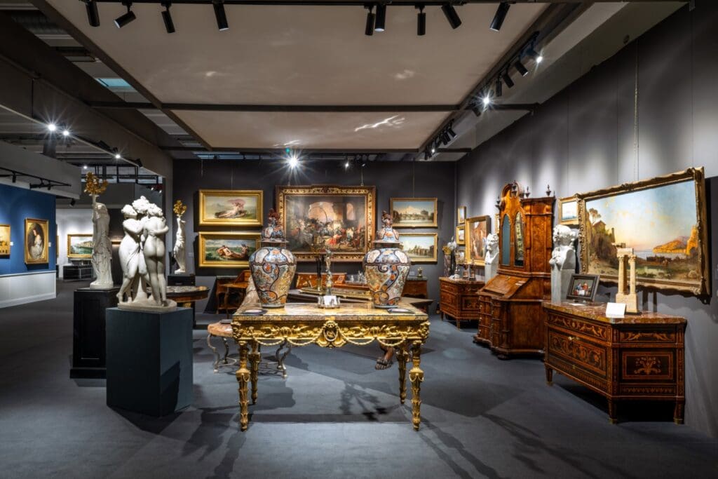 Modenantiquaria 2025: alto antiquariato e design a Modena. Dal 8 al 16 febbraio a Modena Fiere. Antiquariato e le mostre Sculptura e Petra. Modenantiquaria 2025: alto antiquariato e design a Modena. Dal 8 al 16 febbraio a Modena Fiere. Antiquariato e le mostre Sculptura e Petra.
